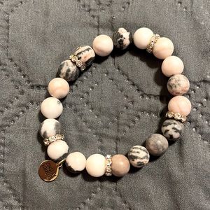Howlite stone bracelet